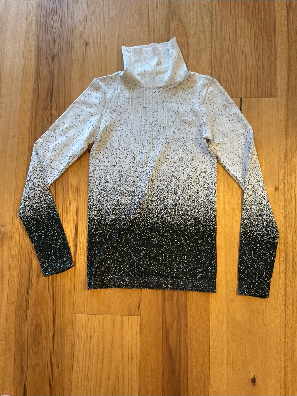 Athleta Black & White Ombre Speckle Turtleneck, Size Small